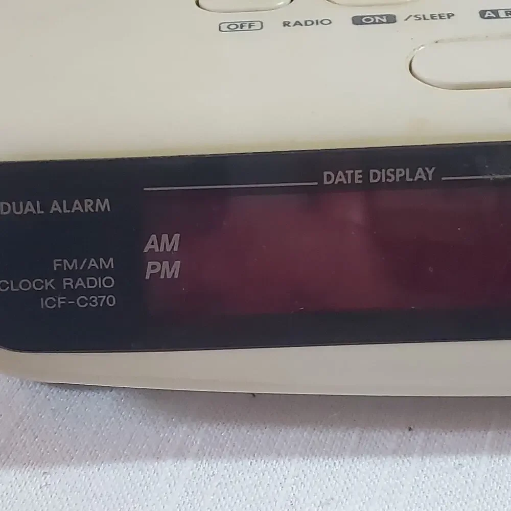 Sony Dream Machine ICF-C370 AM/FM clock radio